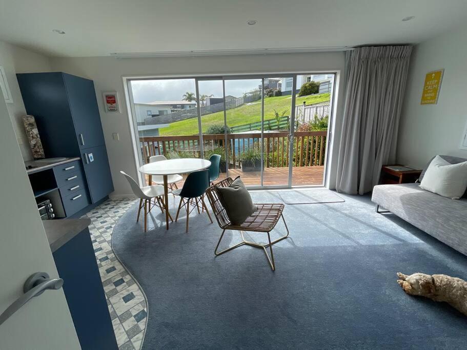 The Blue Beach House Mangawhai Eksteriør billede