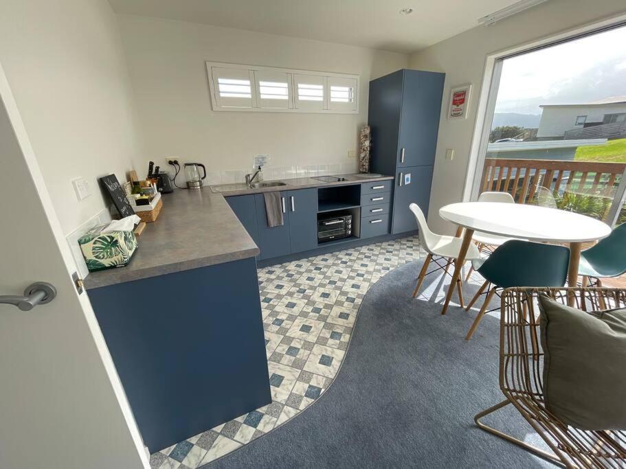 The Blue Beach House Mangawhai Eksteriør billede