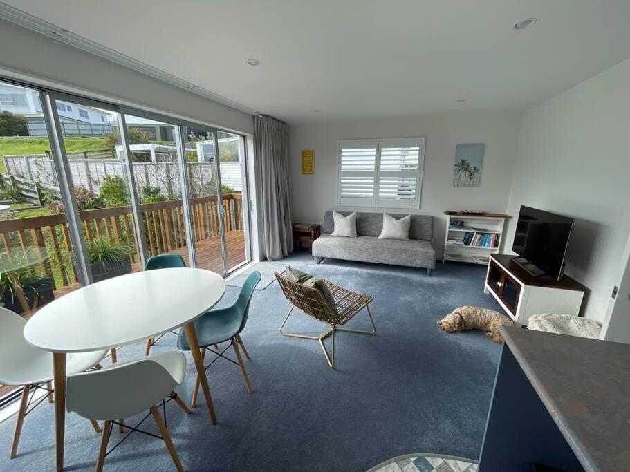 The Blue Beach House Mangawhai Eksteriør billede