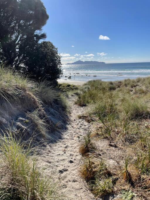 The Blue Beach House Mangawhai Eksteriør billede